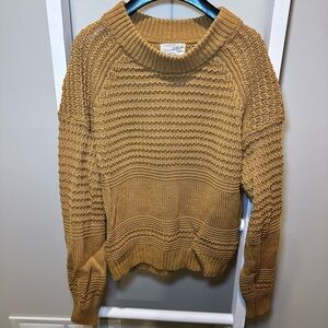 Universal Thread rust crew neck sweater, small